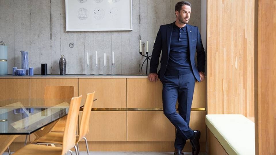 10 Style Phối Đồ Cho Phái Mạnh Với Áo Thun Đồng Phục Công Ty (P2)